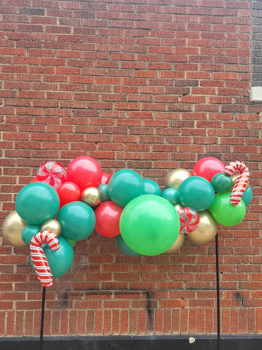 Holly Jolly Christmas Balloon Garland - PaperGeenius
