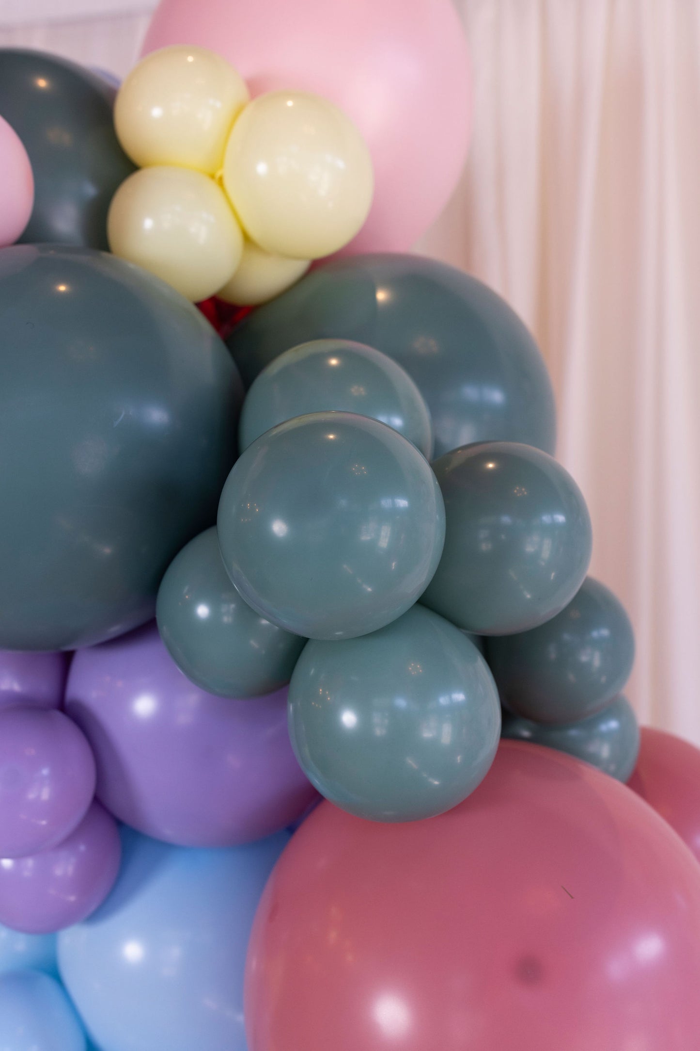Spring Meadow Freestanding Balloon Garland